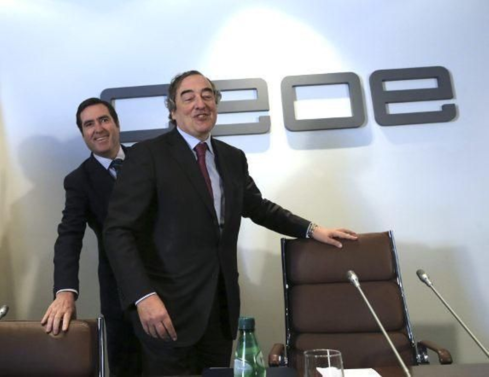 Patronal y sindicatos acercan posturas sobre un alza salarial del 1% para este año Patronal y sindicatos acercan posturas sobre un alza salarial del 1% para este año