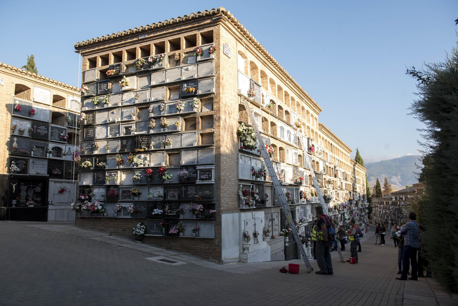 Imagen de archivo de nichos en el cementerio de Granada