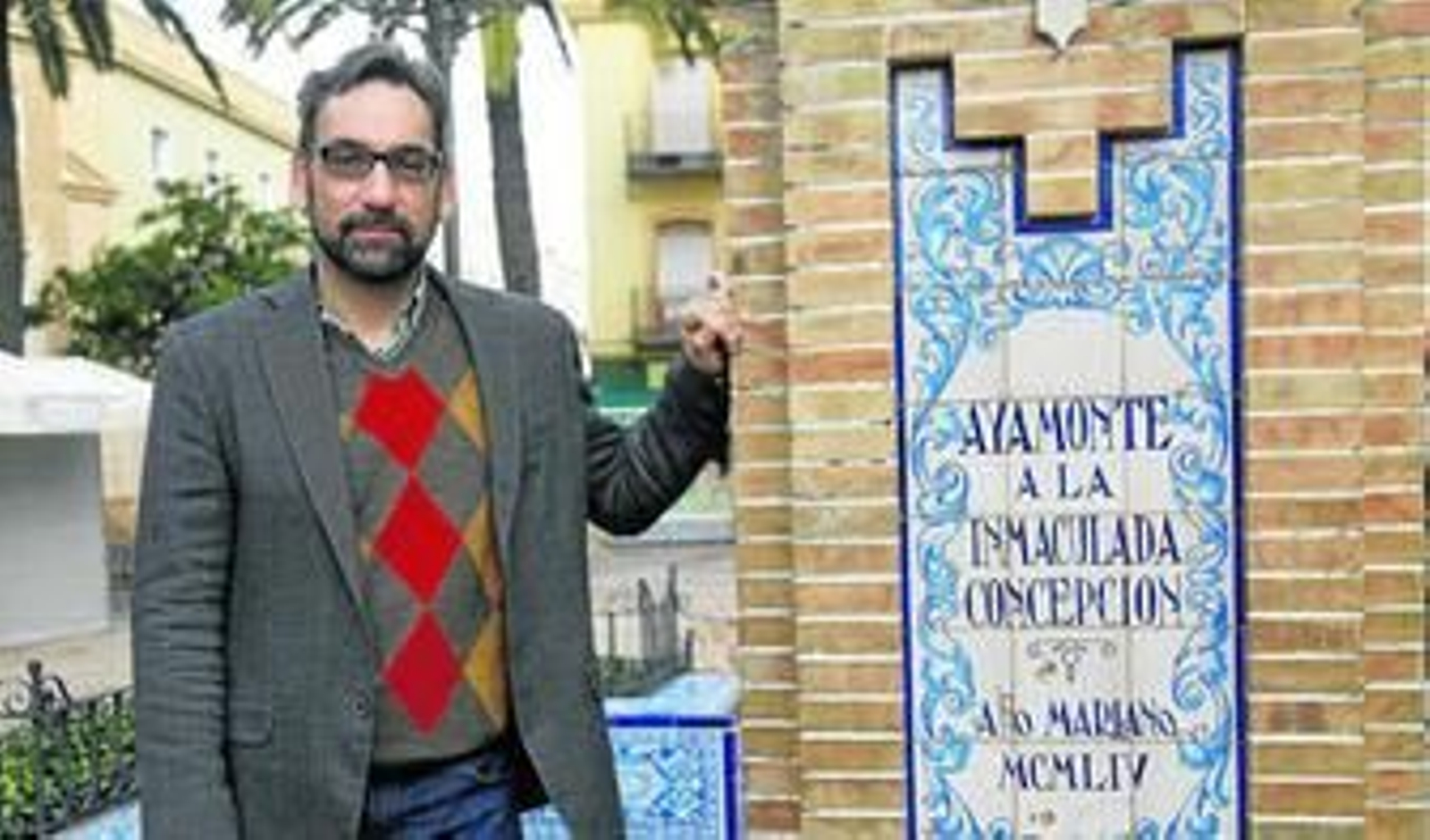 Antonio Rodríguez Castillo, en la plaza de la Laguna de Ayamonte.