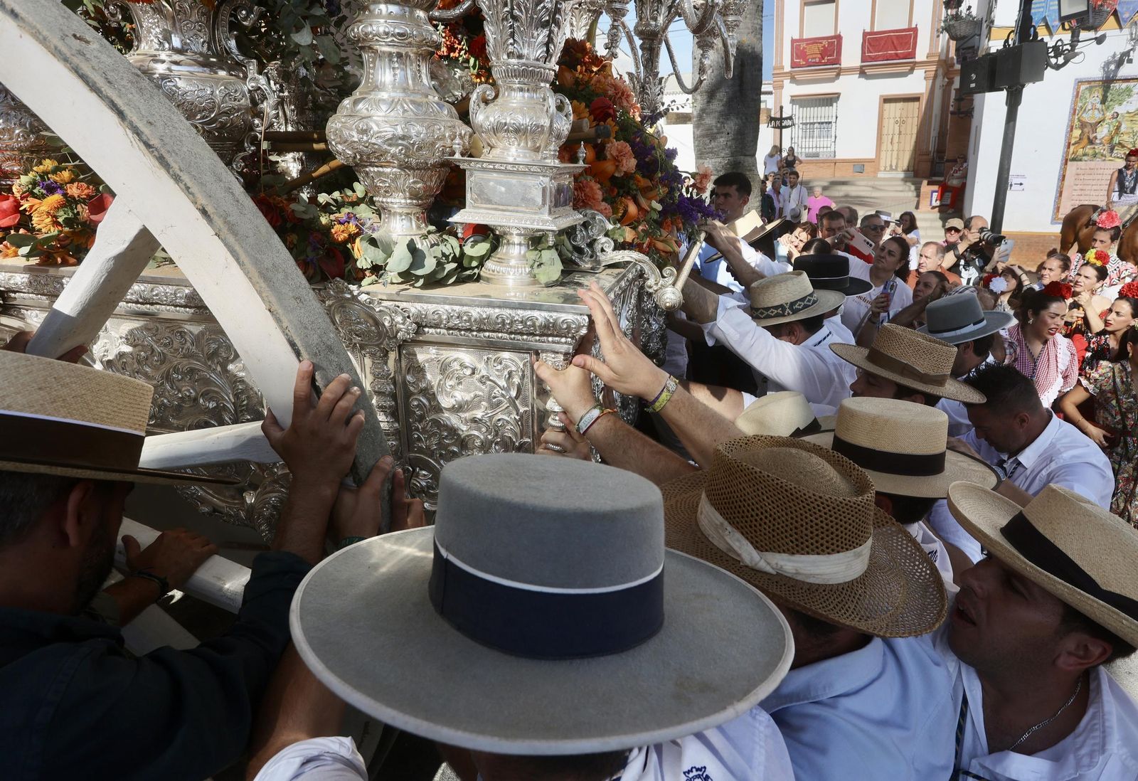 Presentación de las hermandades en Villamanrique