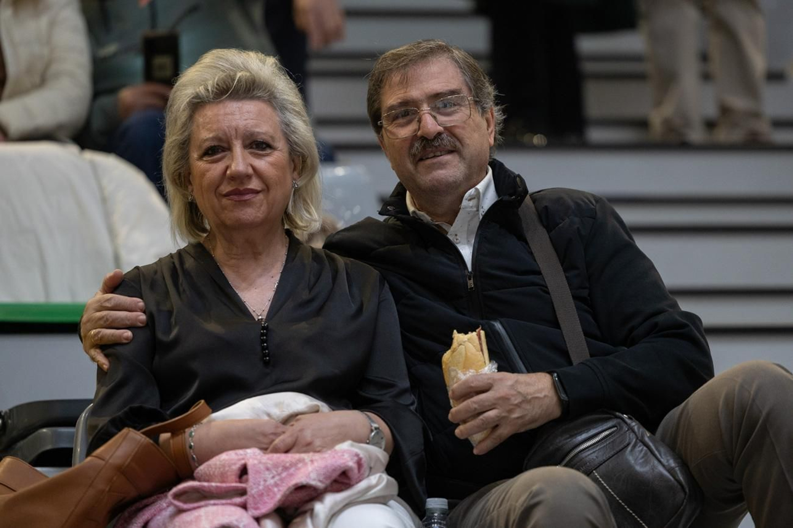 Así se disfruta en Jaén del concierto de Raphael, "Raphaelísimo"