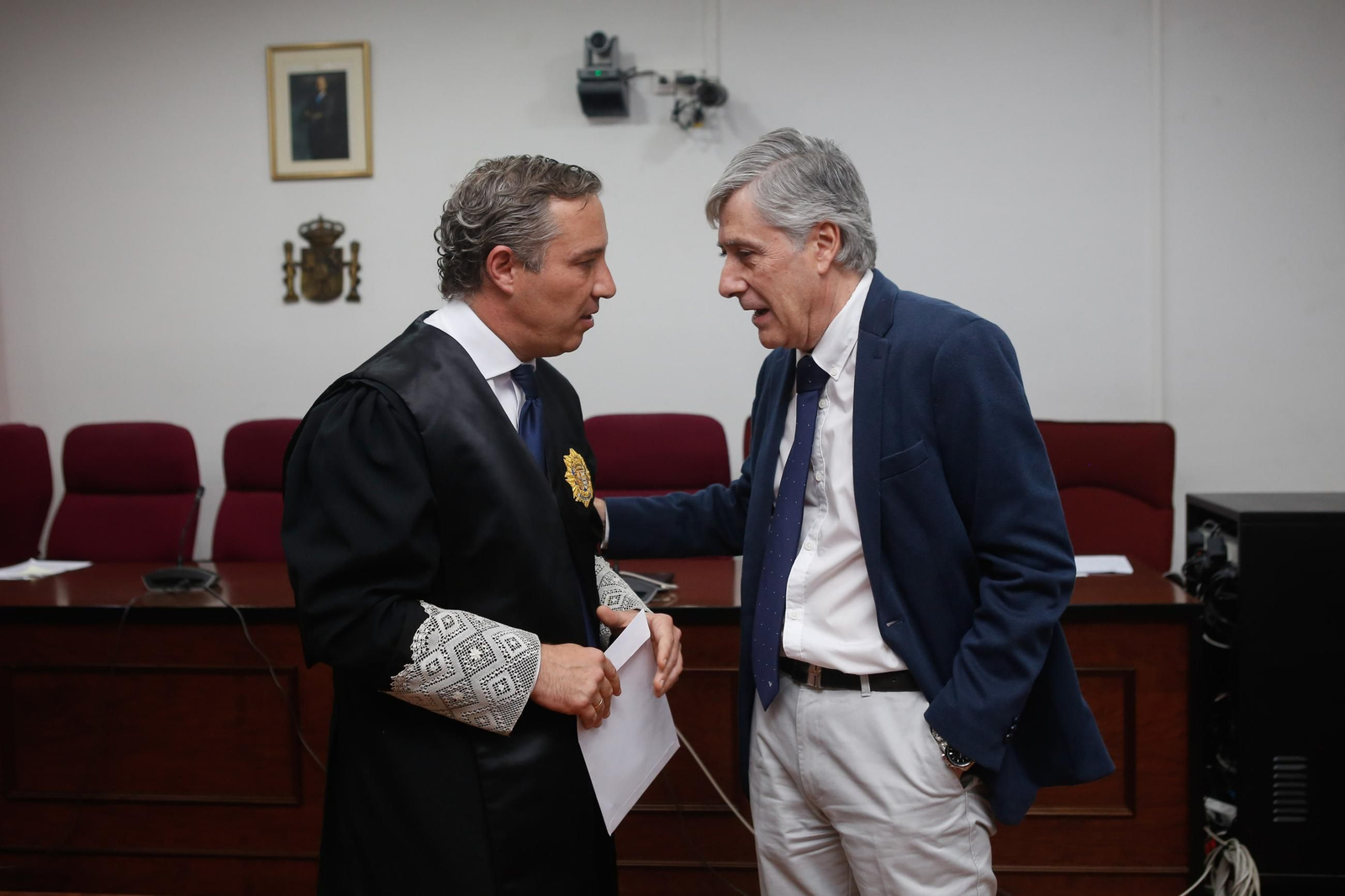 Fotos de la imposición de la Cruz de San Raimundo de Peñafort a la jueza María José Sanz Alcázar en Algeciras