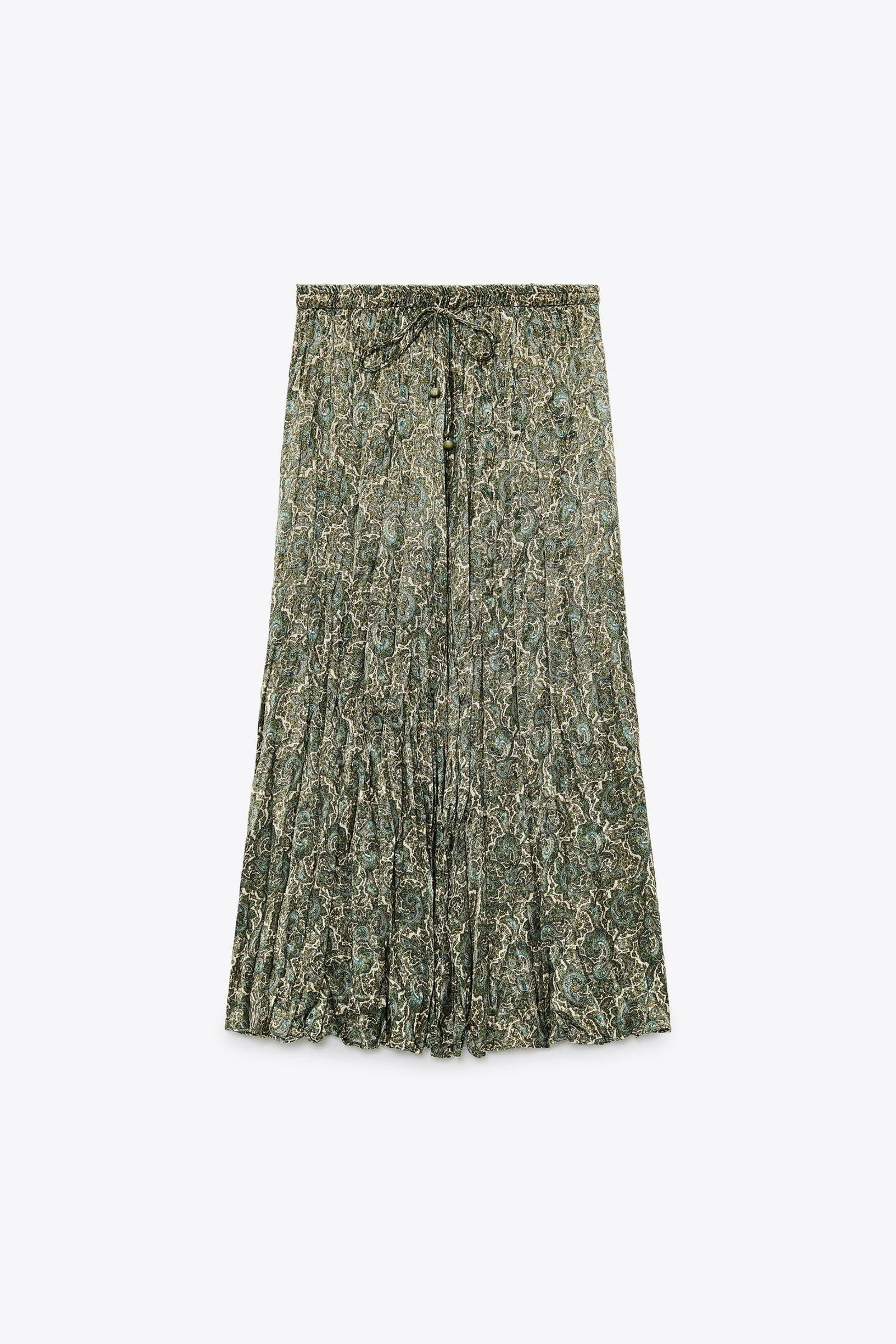 Falda midi estampada de Zara.