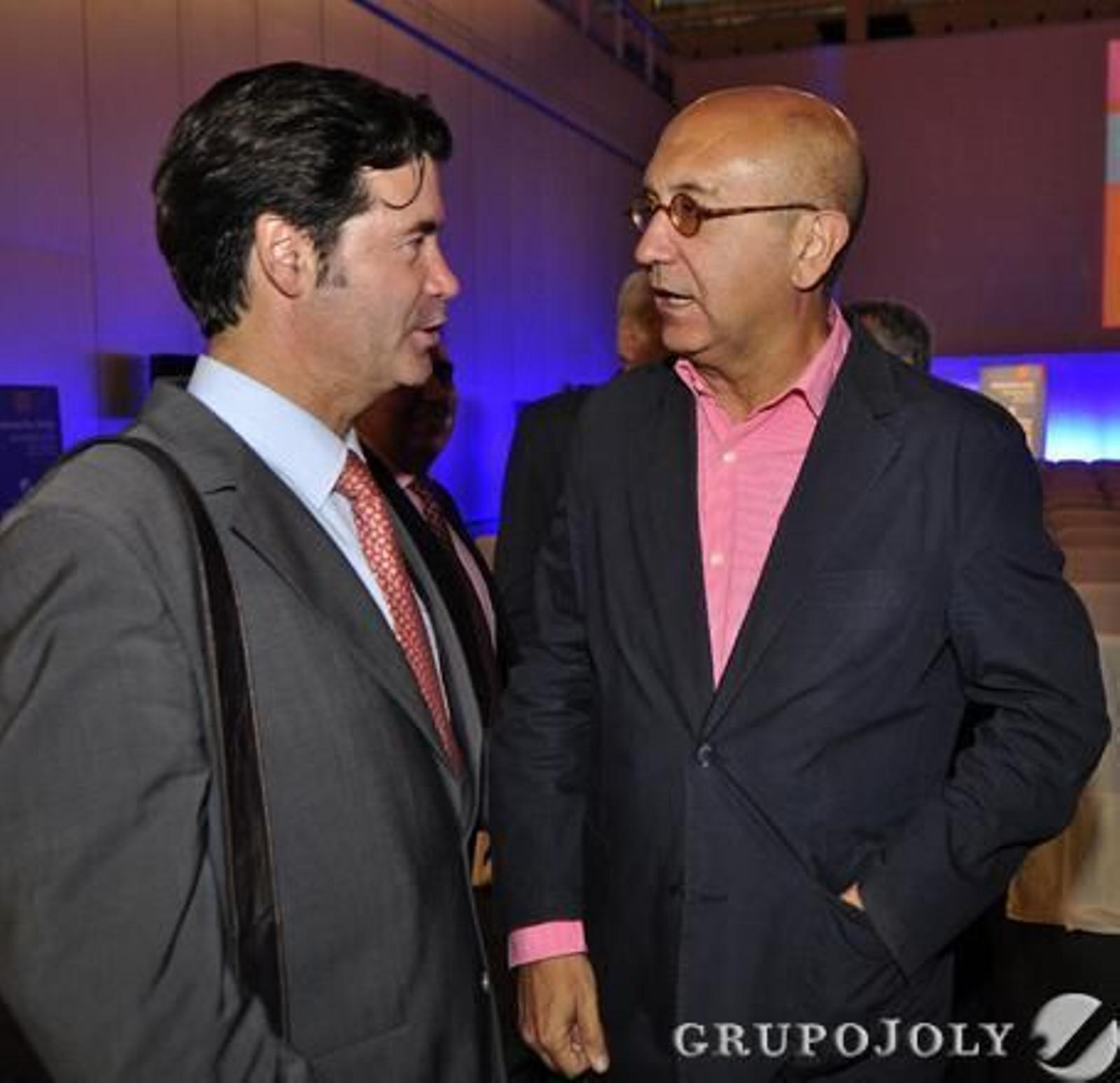 Miguel Rus, presidente de la Confederación de Empresarios de Sevilla, en diálogo con el ex delegado de Urbanismo Manuel Marchena.

Foto: Foto: Antonio Pizarro/Juan Carlos Vázquez/Victoria Hidalgo/ Manuel Gómez
