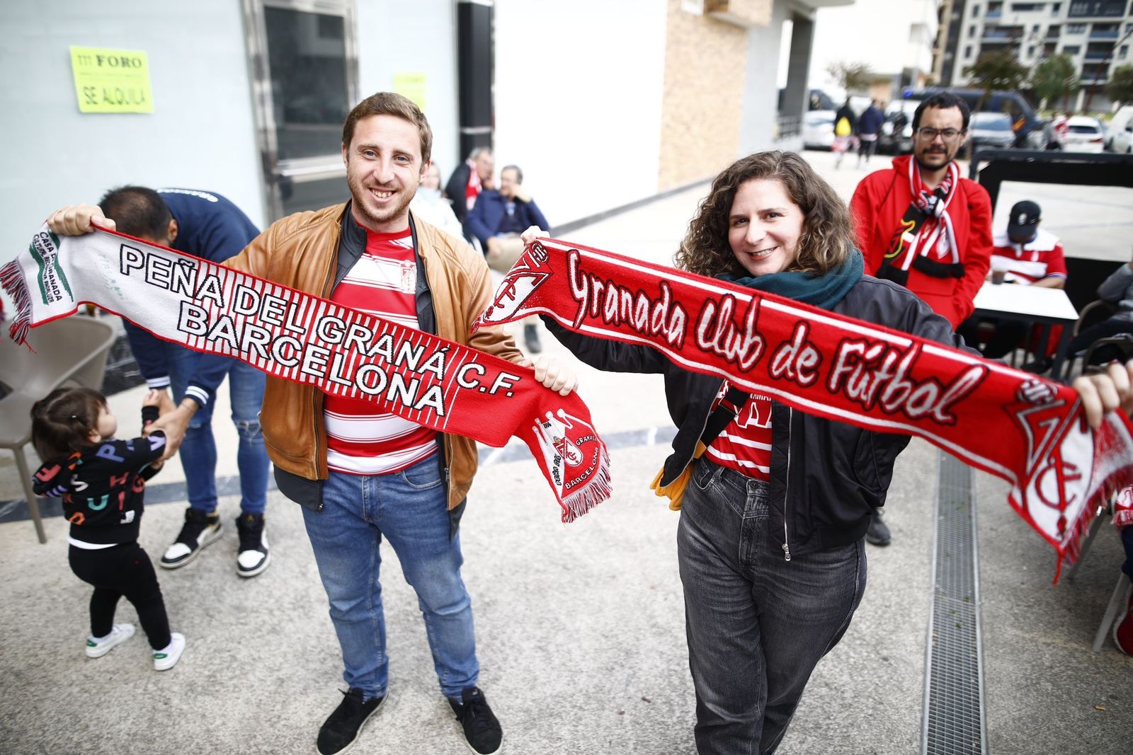 En imágenes: Los aficionados del Granada toman Miranda de Ebro