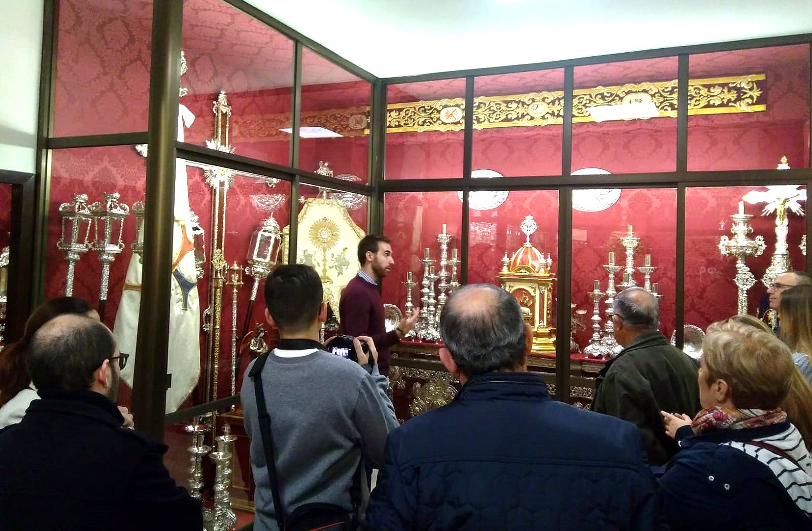 Visita a la casa de hermandad de Medinaceli, en la ruta del año pasado.