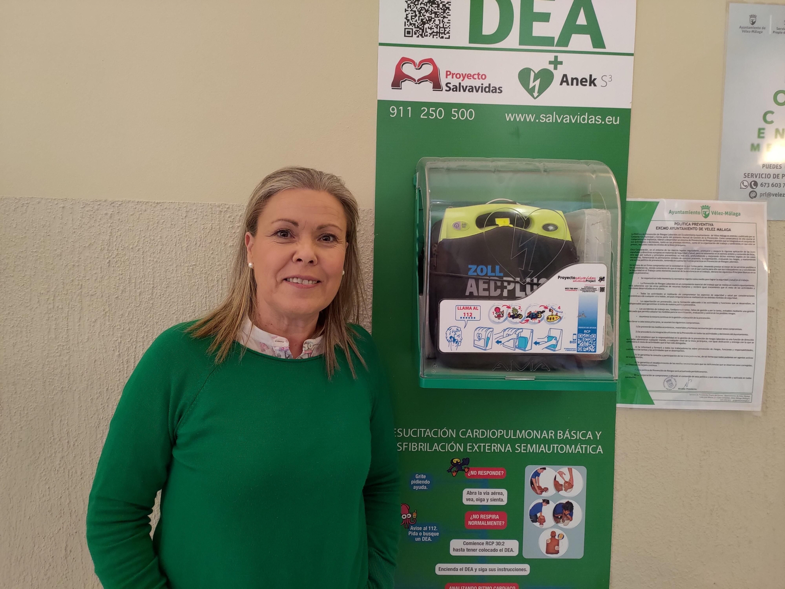 Vélez-Málaga adquiere 60 desfibriladores para los espacios y vehículos municipales.