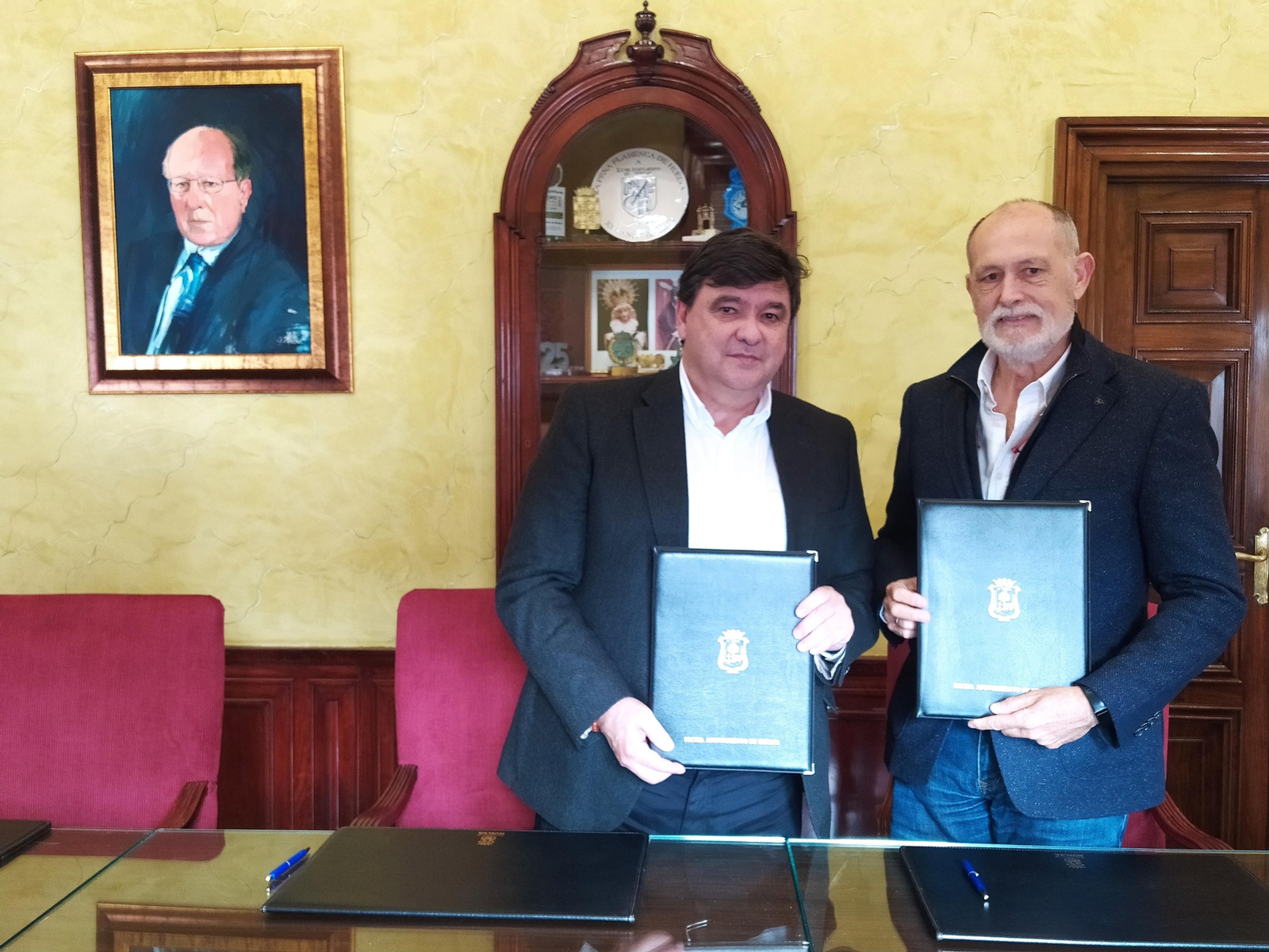 El Ayuntamiento de Huelva y AIQBE colaboran para impulsar la participación ciudadana