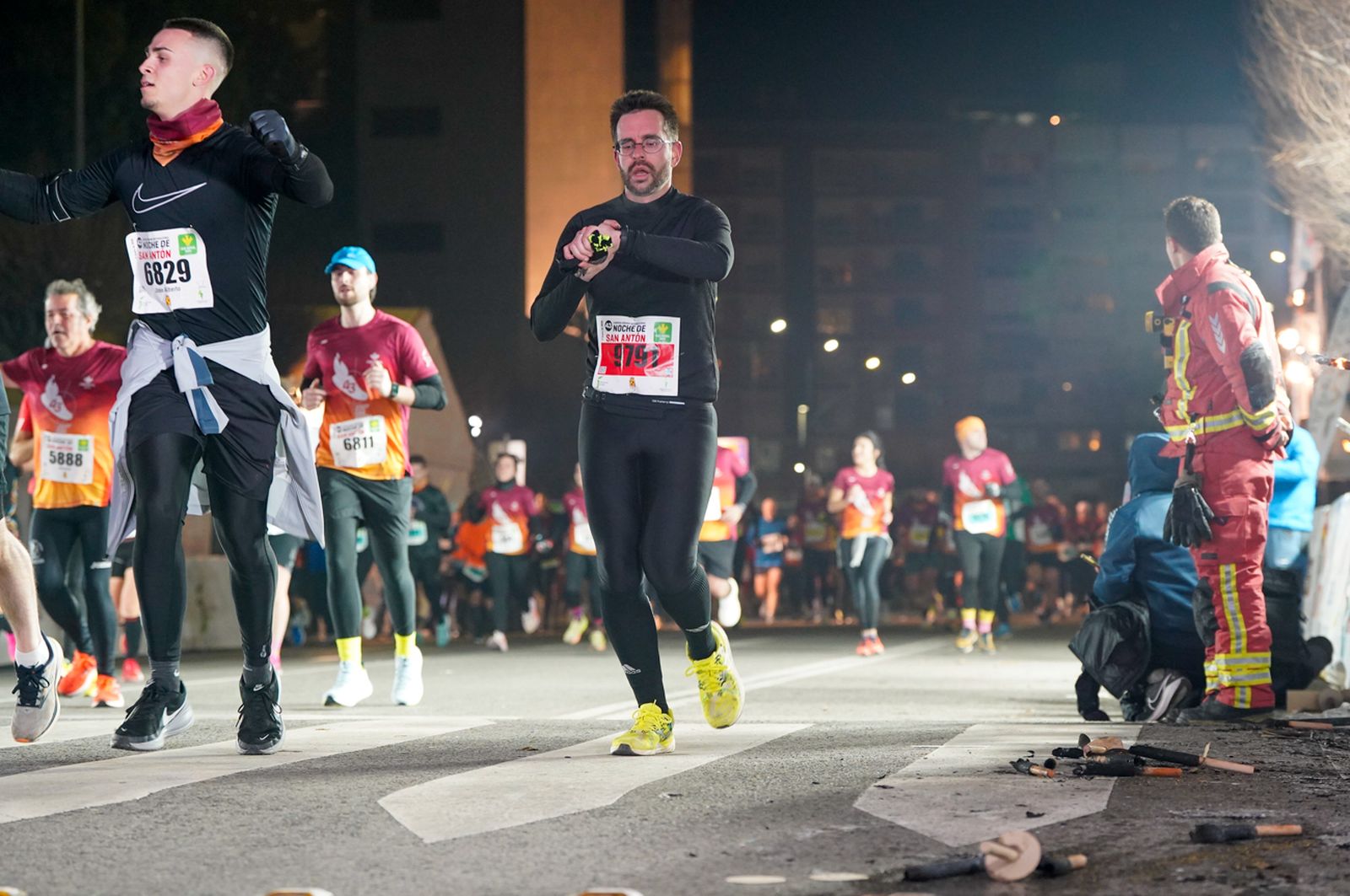 En imágenes: búscate en tu llegada a meta de la Carrera de San Antón 2026 (15)