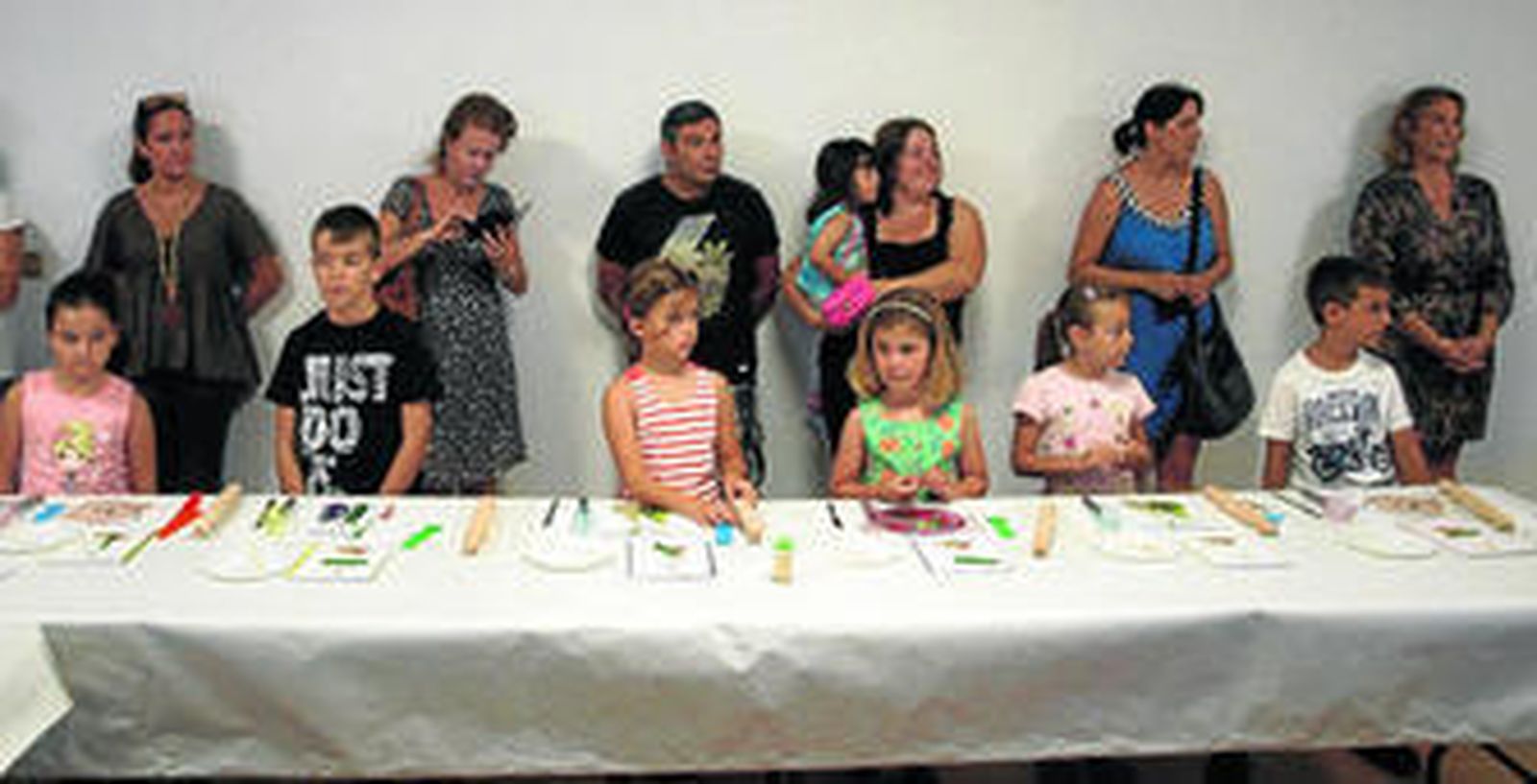 Alumnos del taller de cocina saludable Mini chef al inicio de la primera sesión.