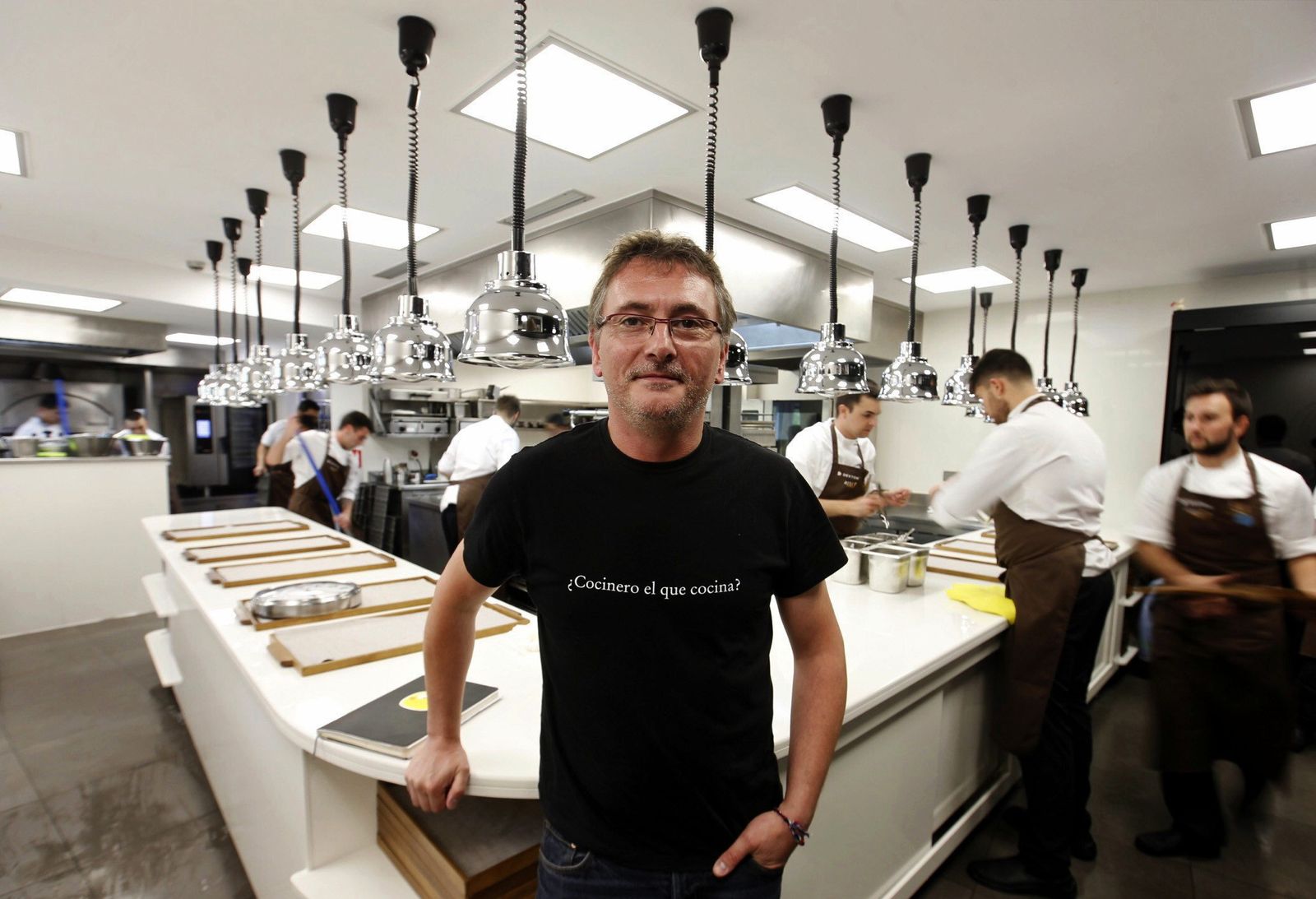 El chef Andoni Luis Aduriz posa en su restaurante Mugaritz recién llegado de Melbourne.
