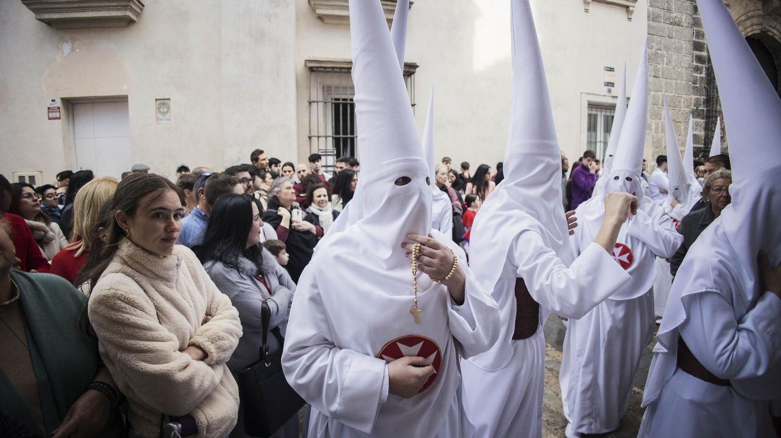 Imágenes de la Hermandad del Amor en el Martes Santo de Jerez 2025
