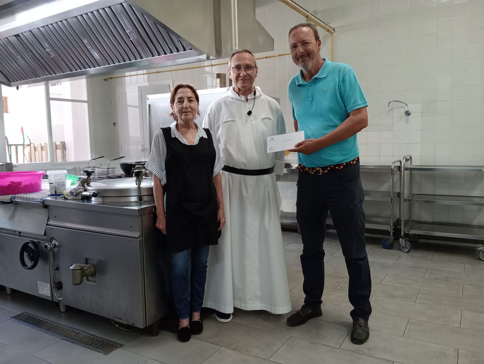 José Antonio Casas, con representantes del Hogar San Juan.