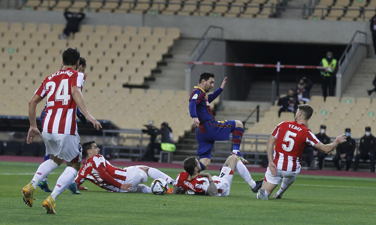 Las imágenes de la final de la Supercopa en Sevilla