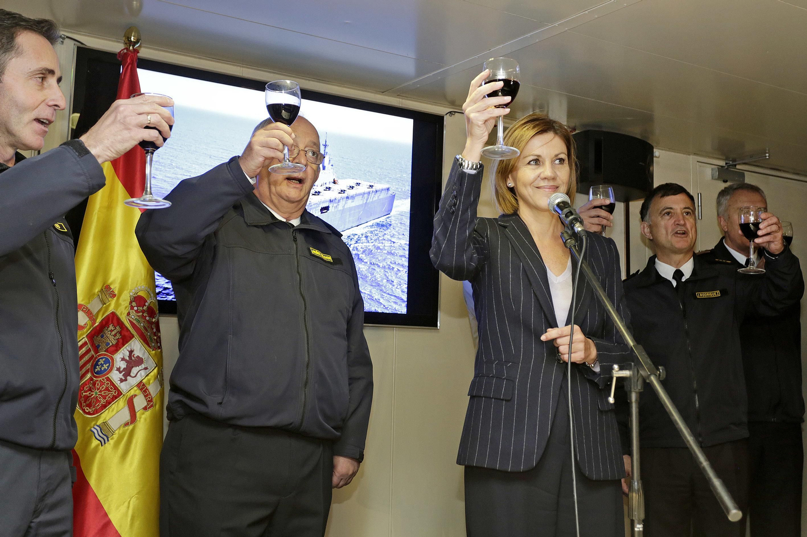 La visita de Cospedal a Rota, en imágenes