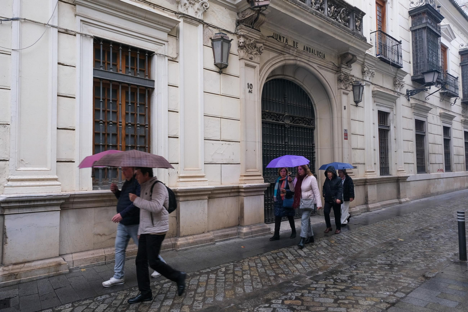 El Palacio de Monsalves, en la calle del mismo nombre.