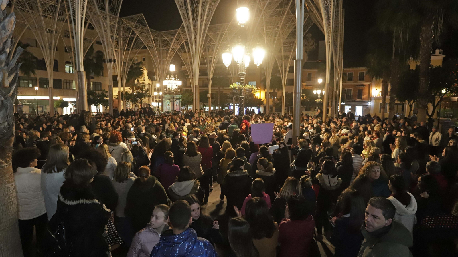Concentraciones contra la violación de una menor en Algeciras