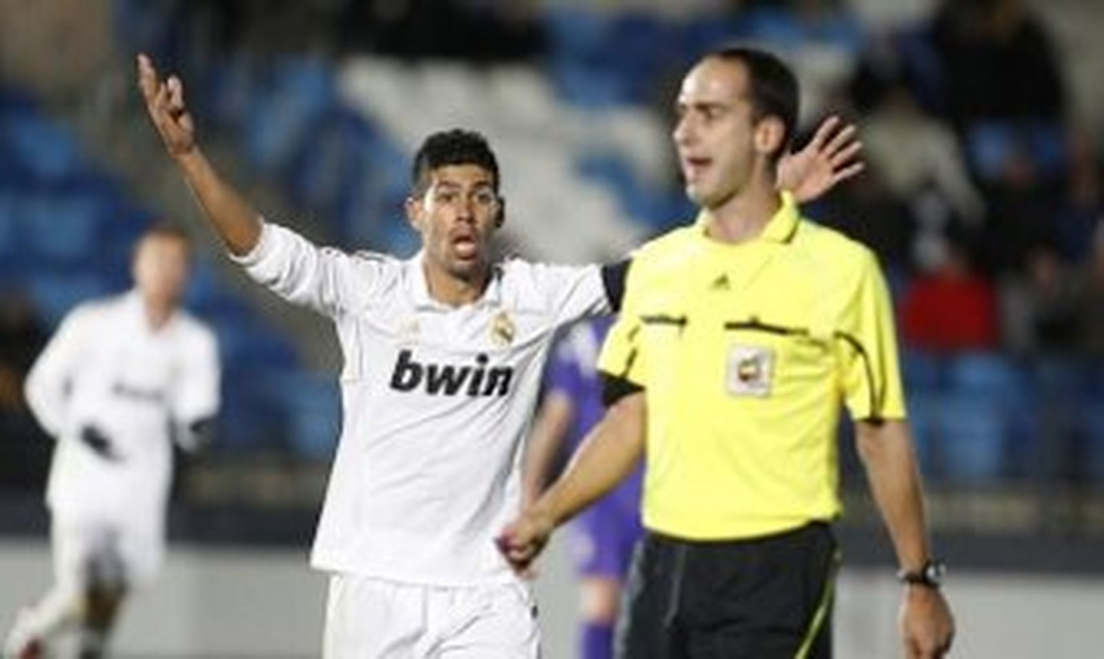 Juanfran, con un acuerdo, espera al Real Madrid