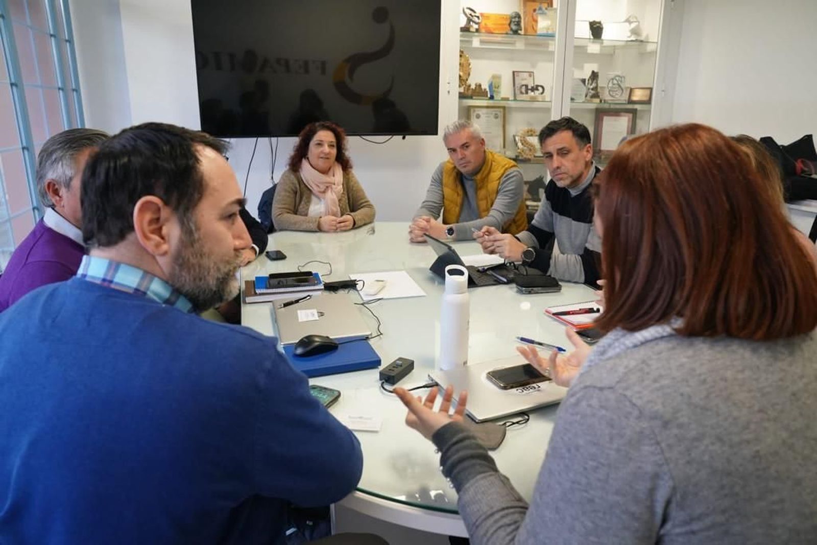 Encuentro entre miembros del PSOE y representantes de Fepamic.