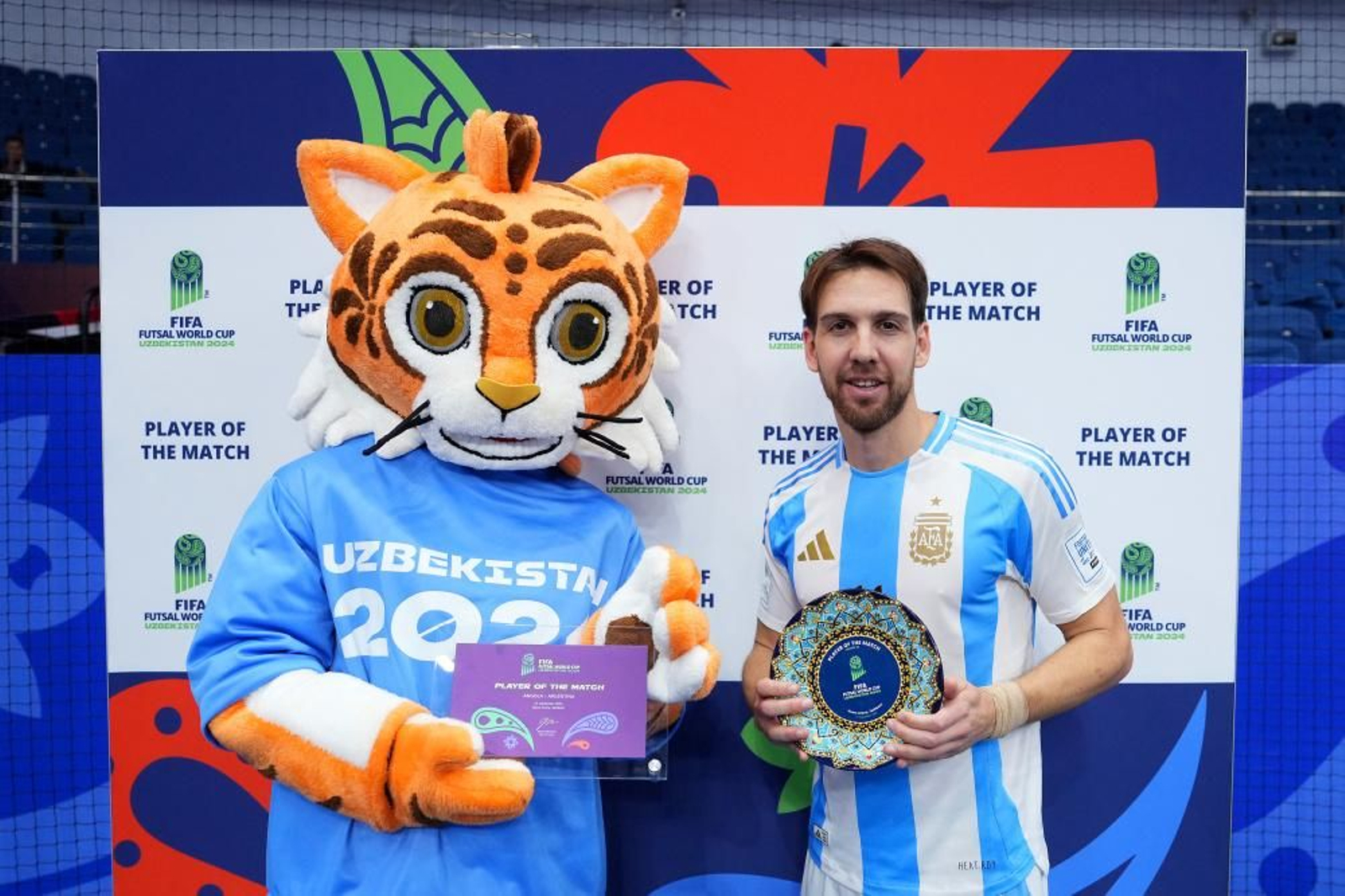 Alan Brandi, MVP del partido ante Angola, en el que anotó cinco goles.