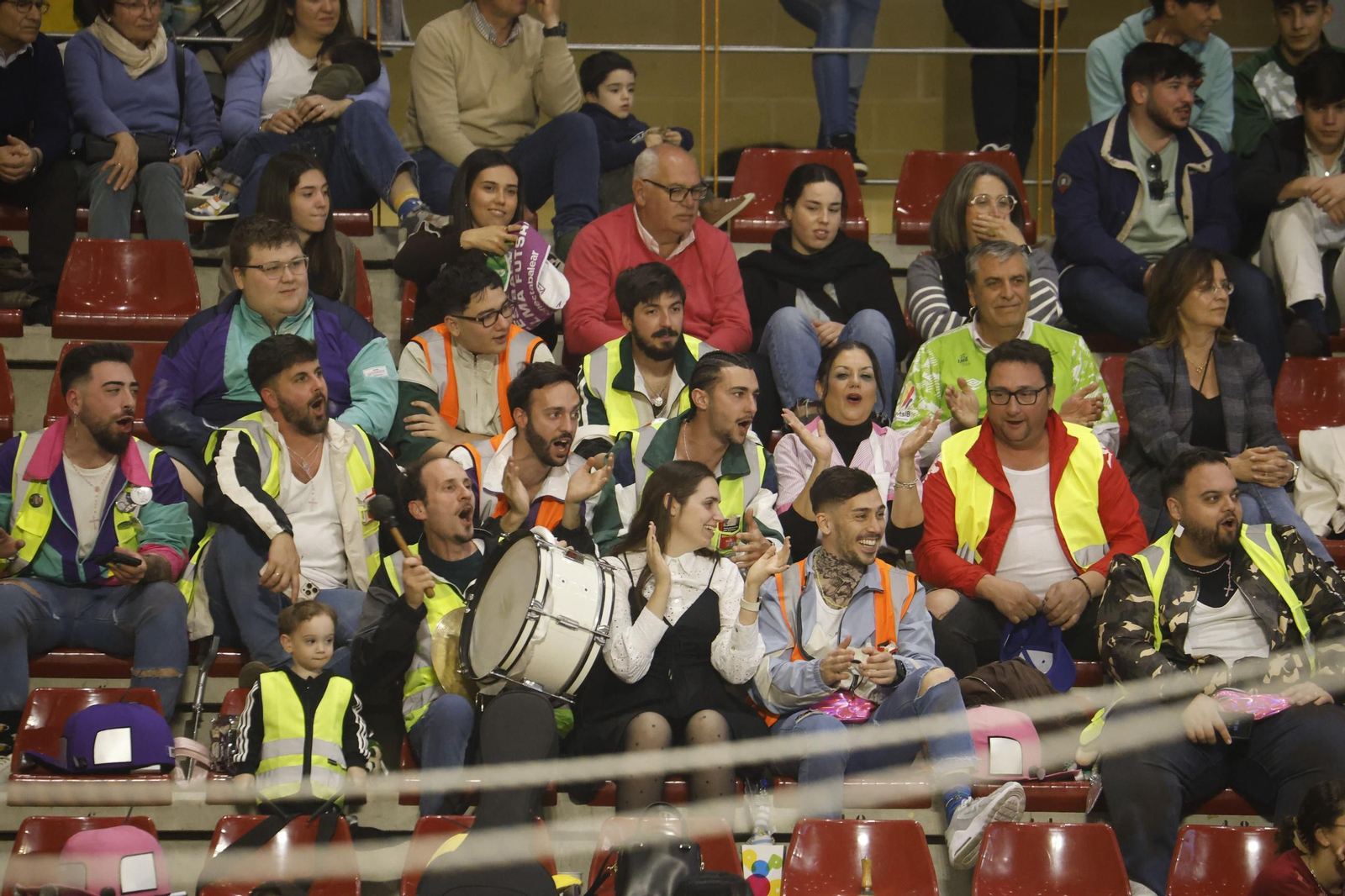 Las mejores fotos del ambiente en Vista Alegre para el Córdoba Futsal - Palma.
