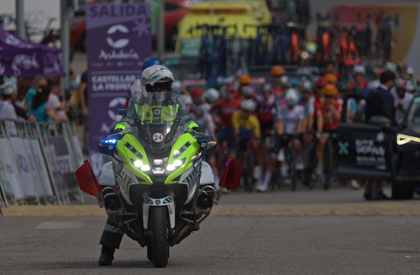 Fotos de la salida de la III Vuelta Ciclista femenina a Andalucía desde Castellar
