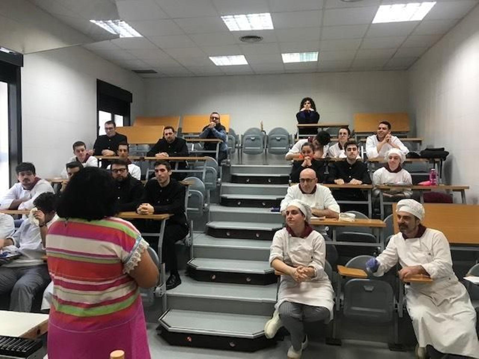 Taller de cocina internacional en la Escuela de Hostelería celebrado en enero