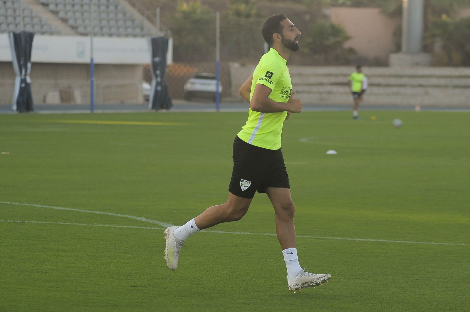 Las fotos del entrenamiento del Málaga CF tras la tormenta