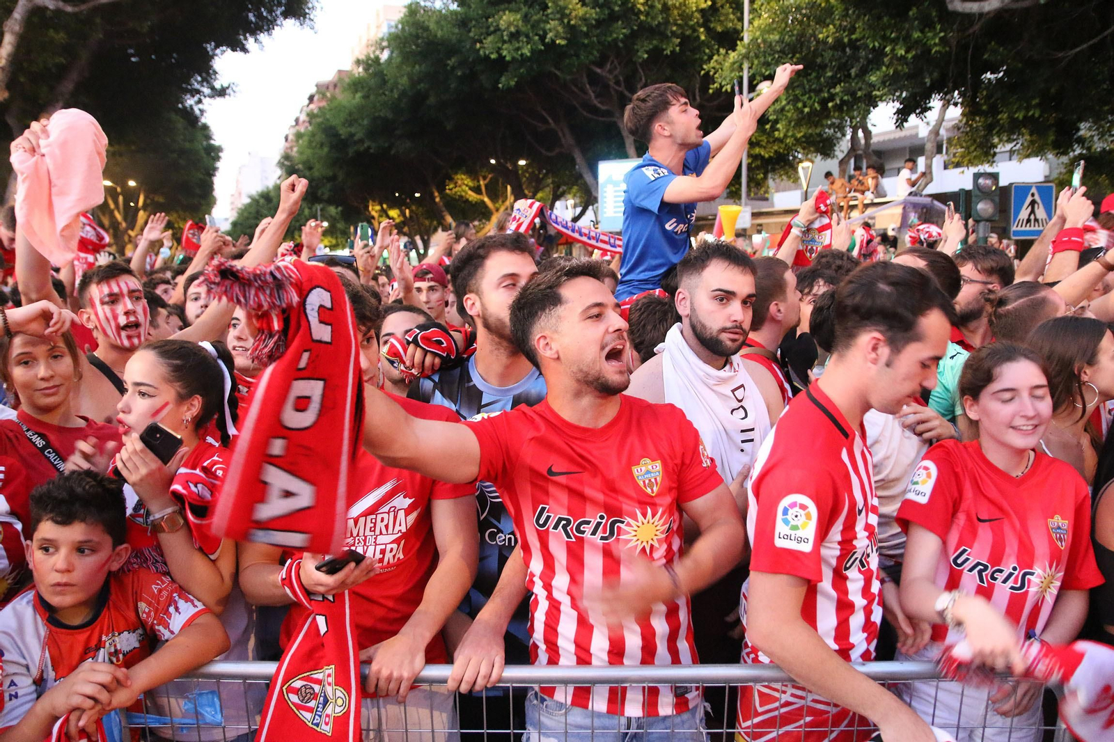 Las imágenes de la rúa de la UD Almería