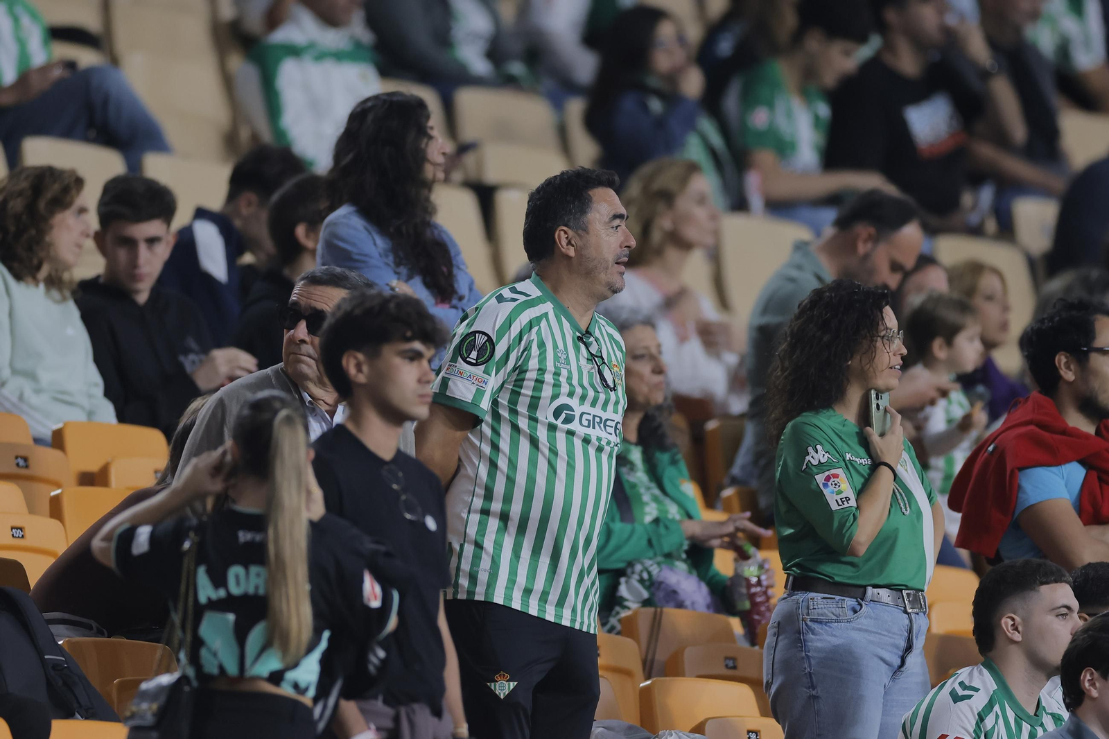 Búscate en las fotos del Betis - Mallorca