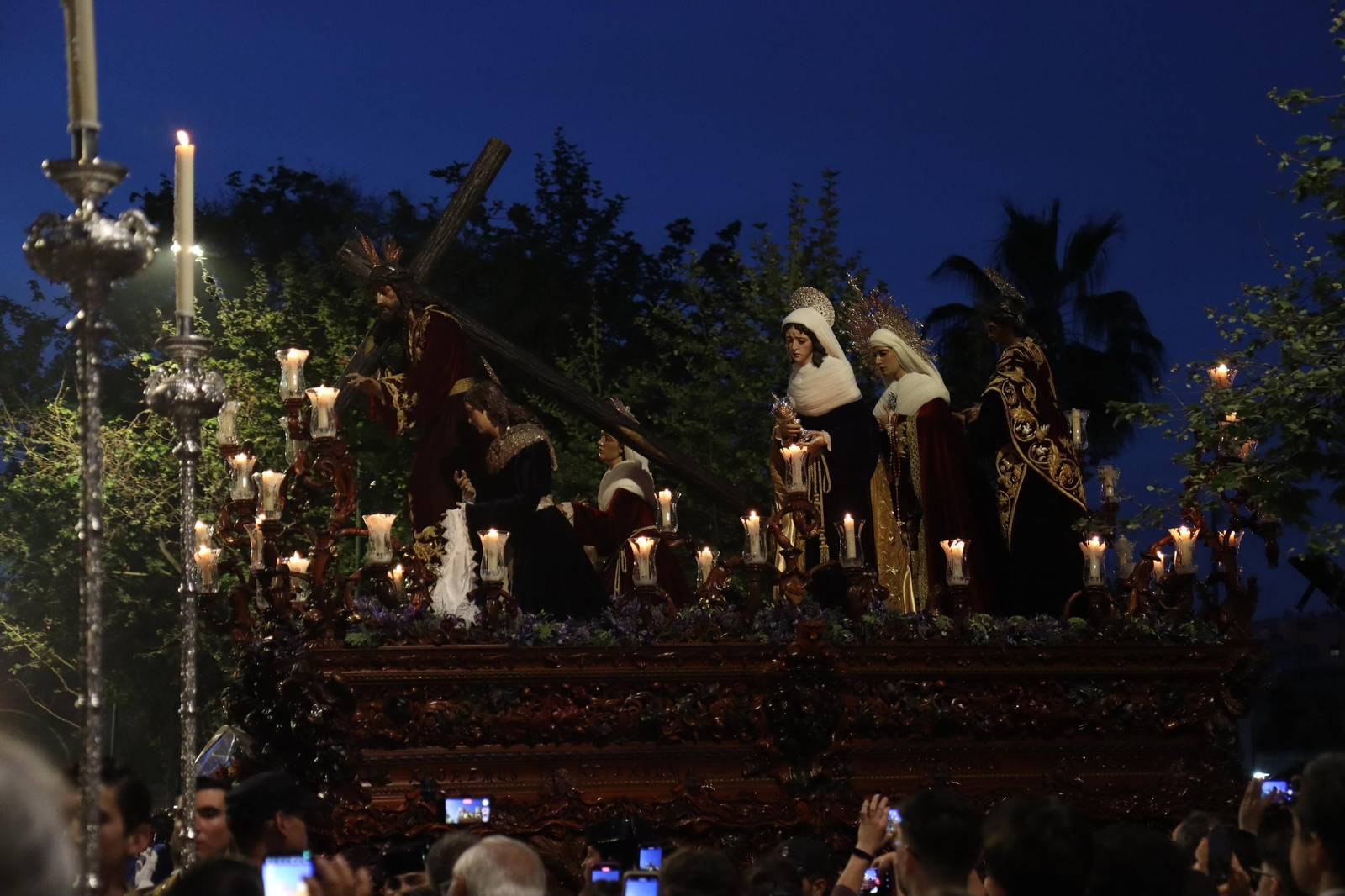 Las imágenes de la Hermandad de La Misión en la Semana Santa de Sevilla 2025