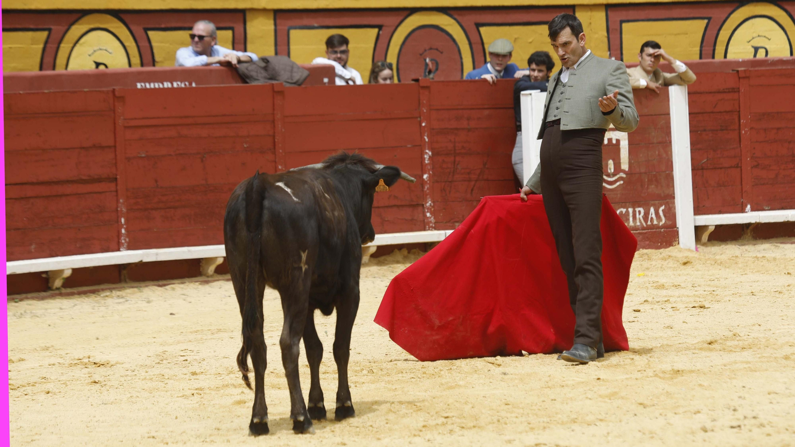 La clase magistral de tauromaquia organizada por Miguelete, en imágenes