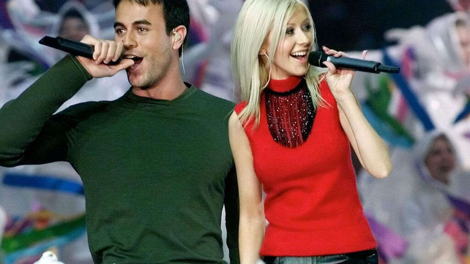 Enrique Iglesias y Christina Aguilera, en su actuación en el medio tiempo de la 'Super Bowl'.