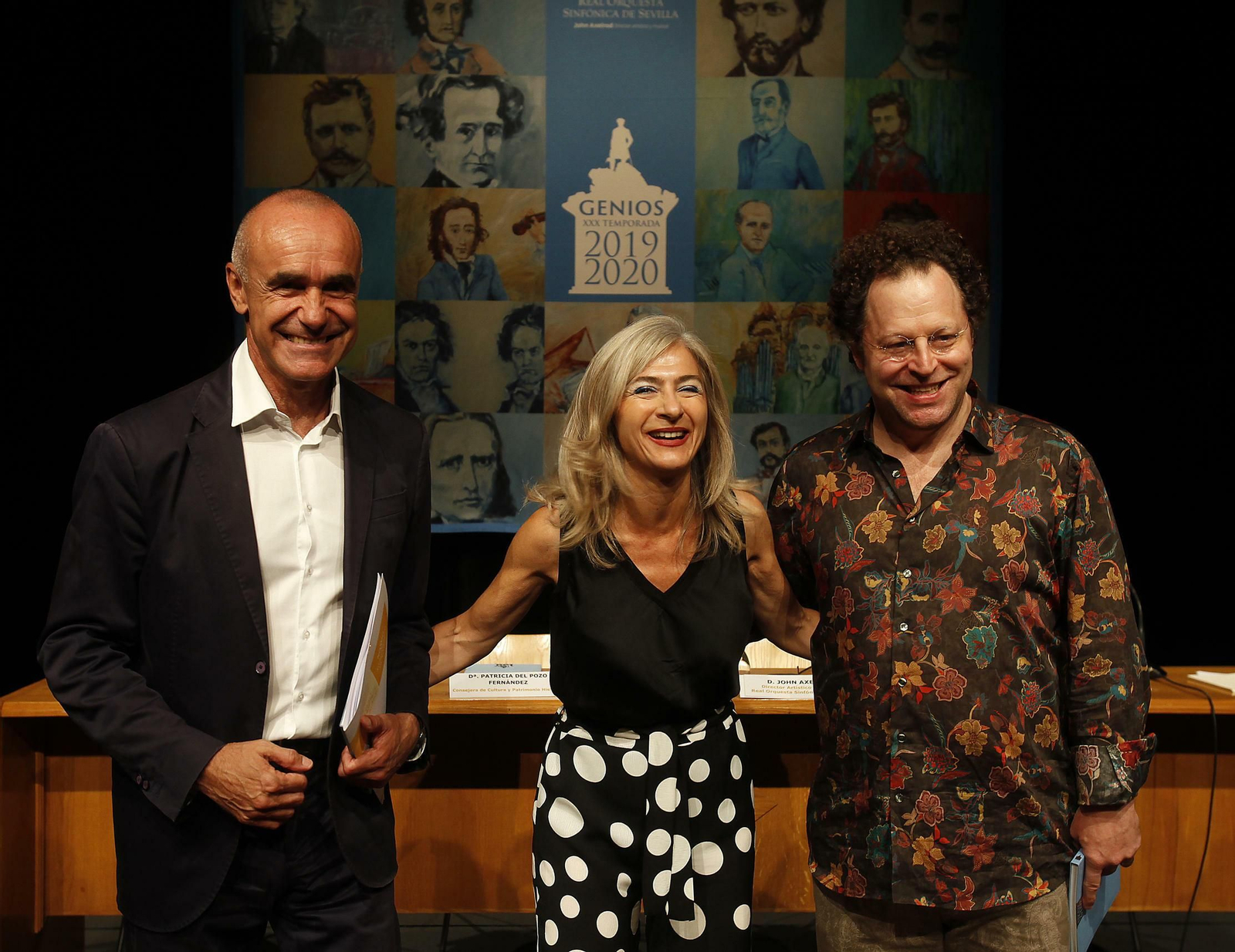 Antonio Muñoz y Patricia del Pozo, con John Axelrod.