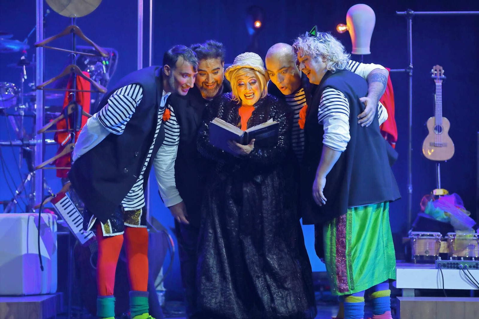 Lara, Rodrigo, Gonzalo, Punch y Alonso Aragón en el escenario.