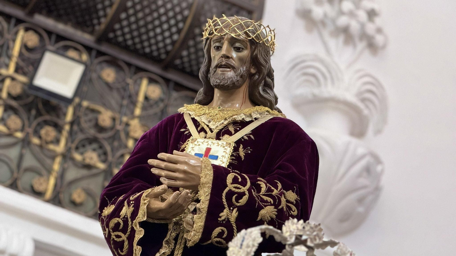 Padre Jesús del Rescate en el interior de la iglesia de la Trinidad.