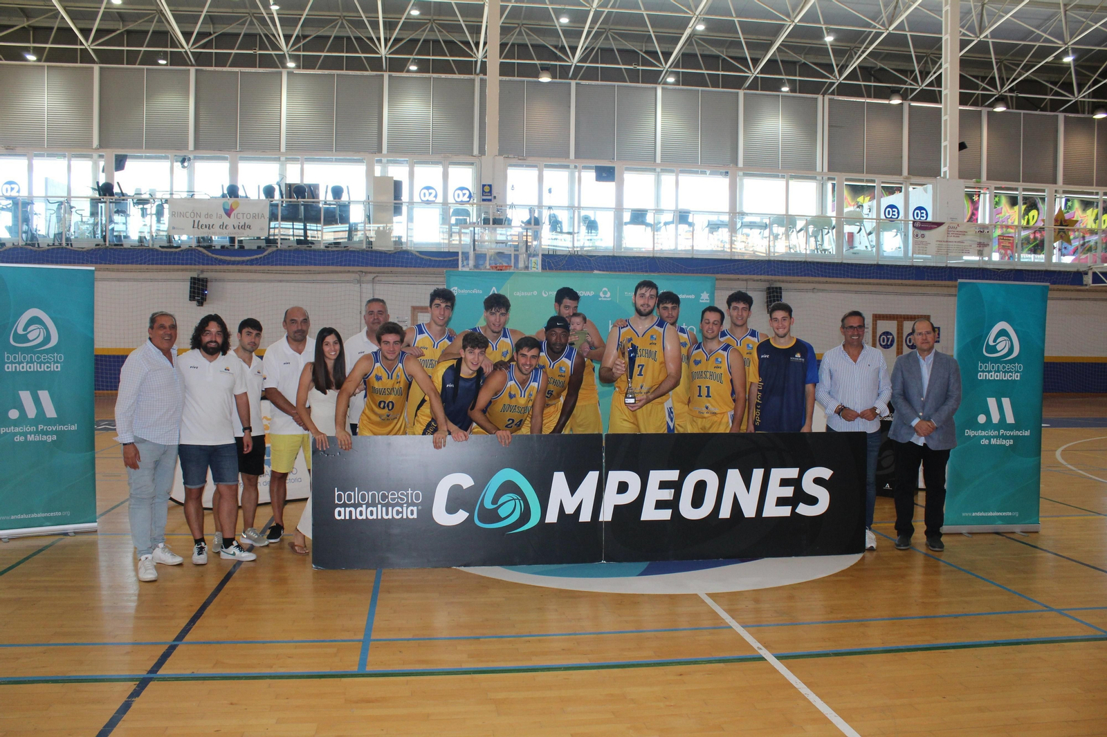 El Novaschool conquista la Supercopa de Málaga EBA