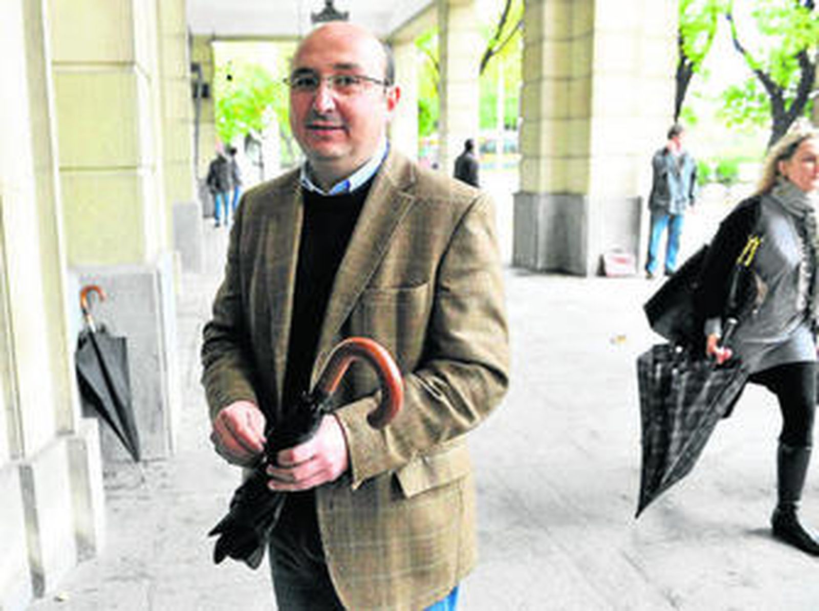 El ex alcalde de La Puebla del Río Julio Álvarez, en la Audiencia de Sevilla.