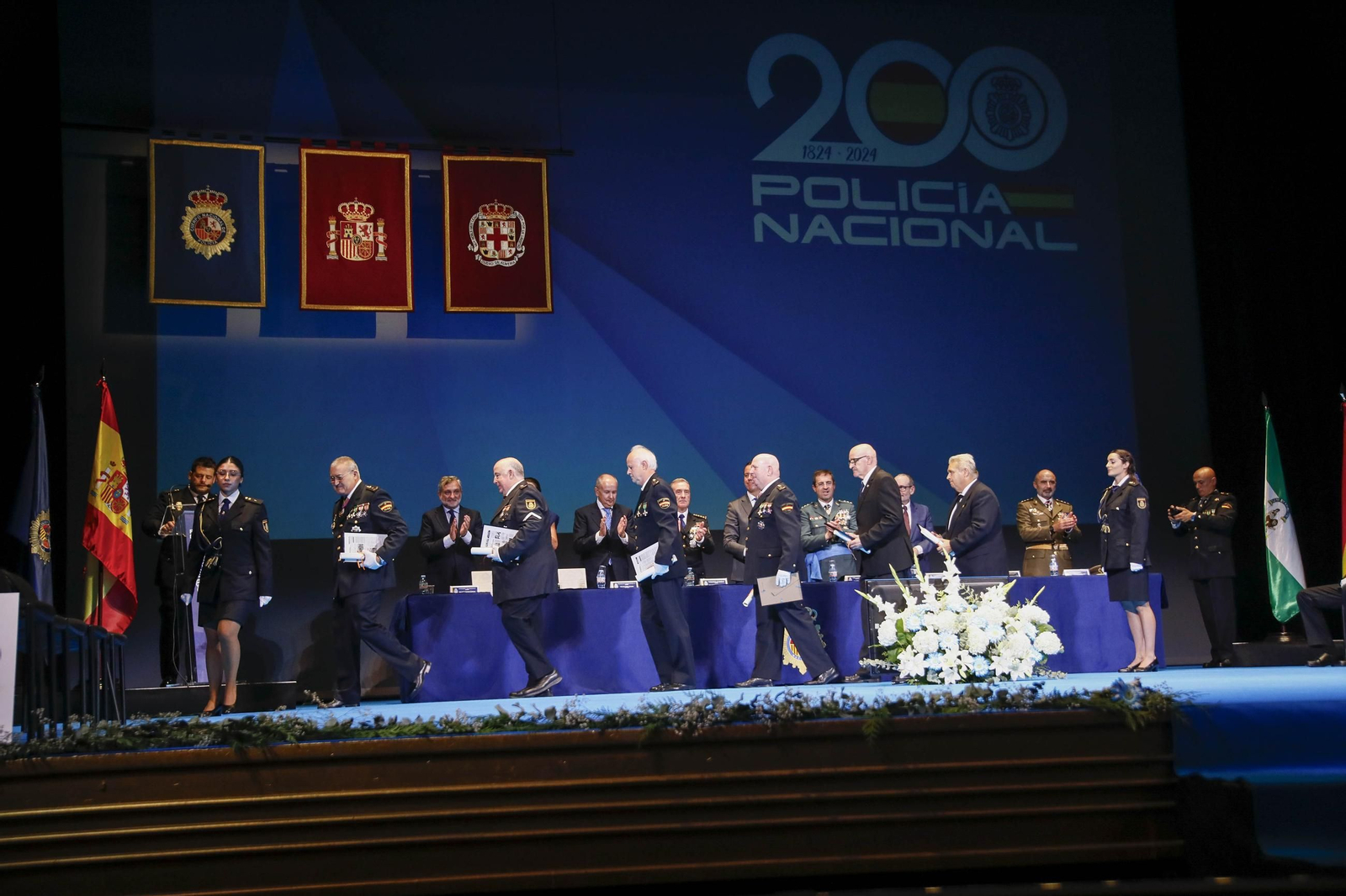 Las imágenes de la celebración del Patrón de la Policía Nacional en Almería, los Santos Ángeles Custodios