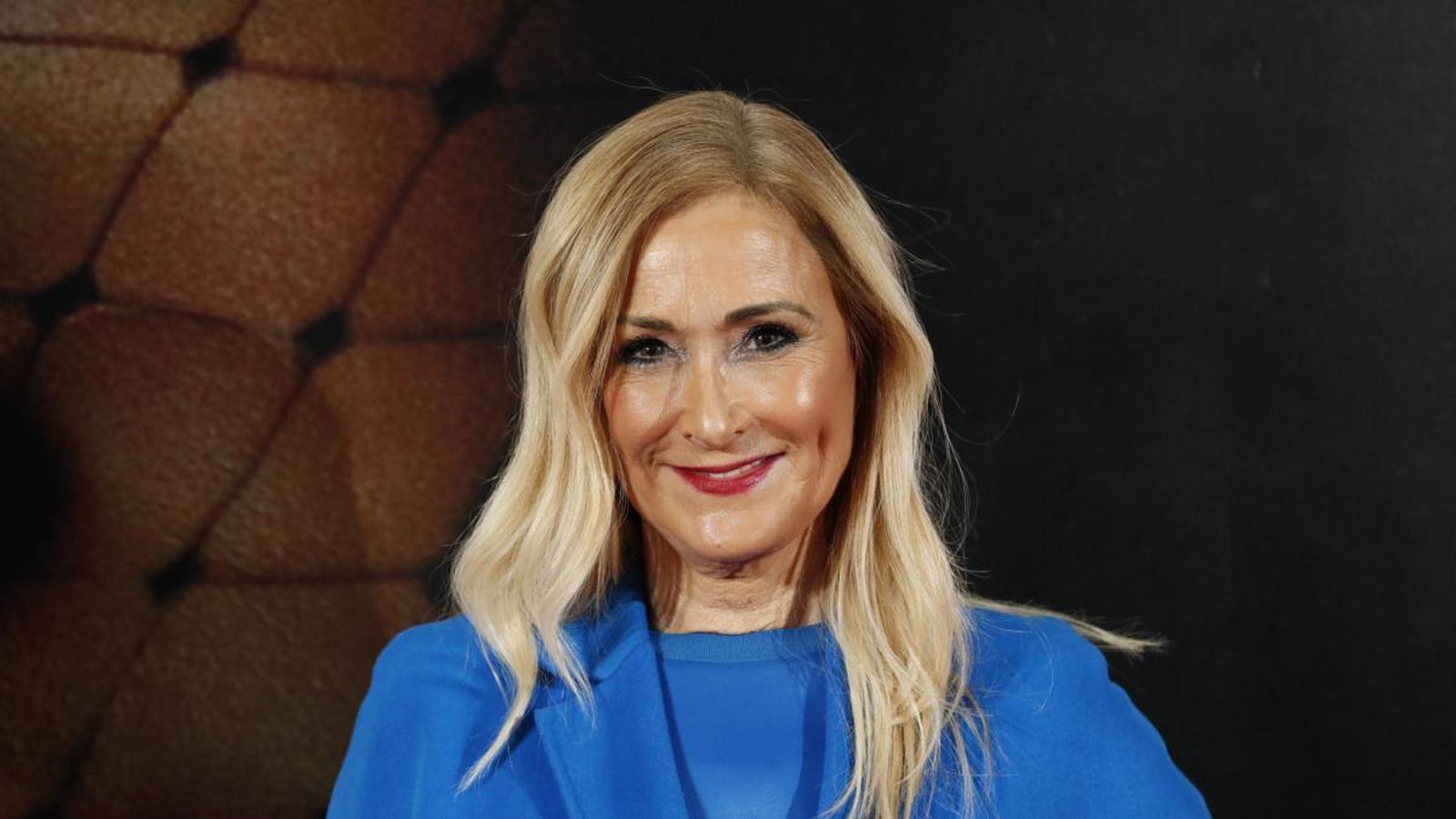 Cristina Cifuentes  se ha sincerado para la revista 'Diez Minutos' mostrando su lado más humano.