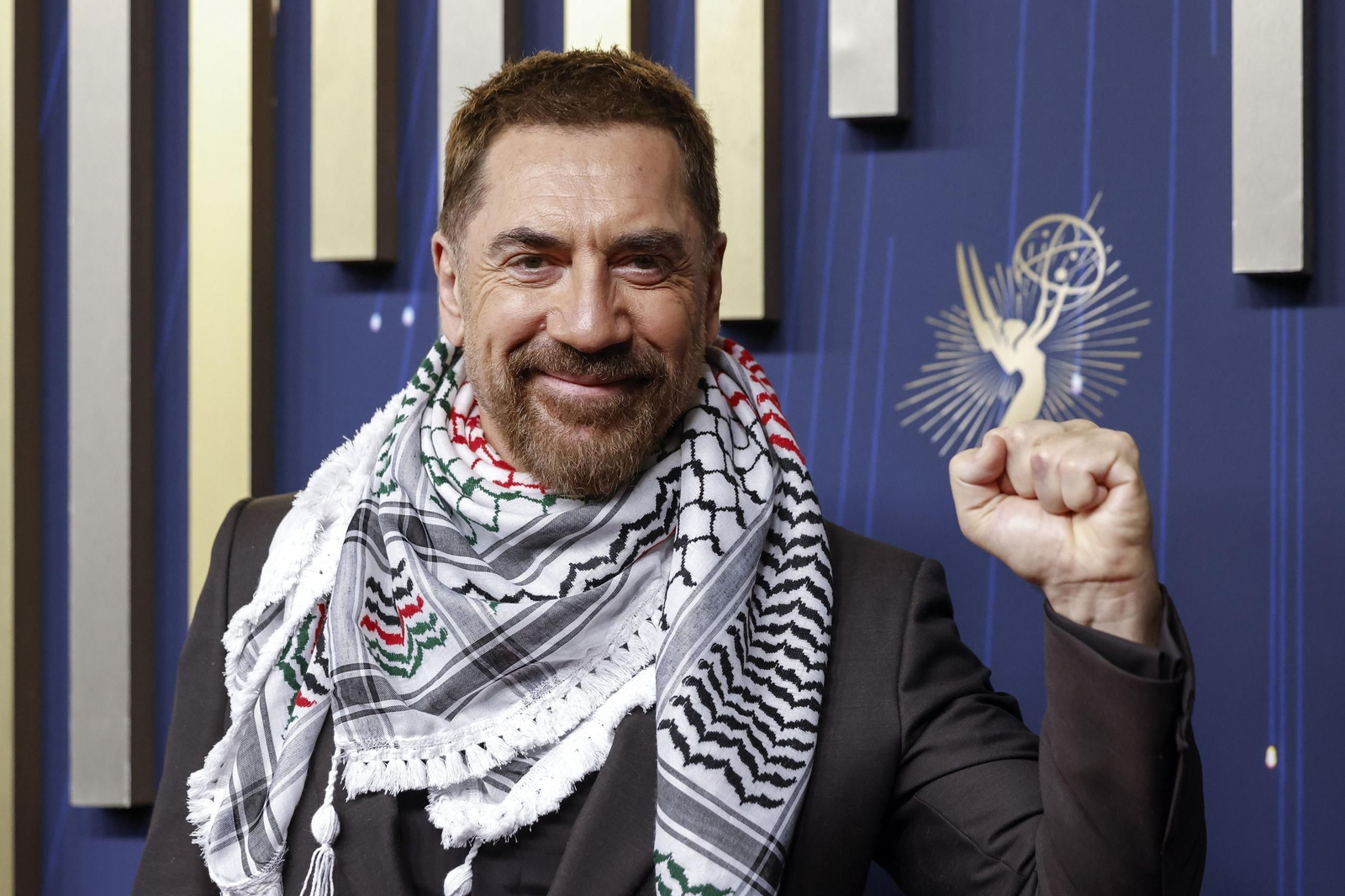 Javier Bardem, con el pañuelo palestino, esta noche en la gala de los Emmy
