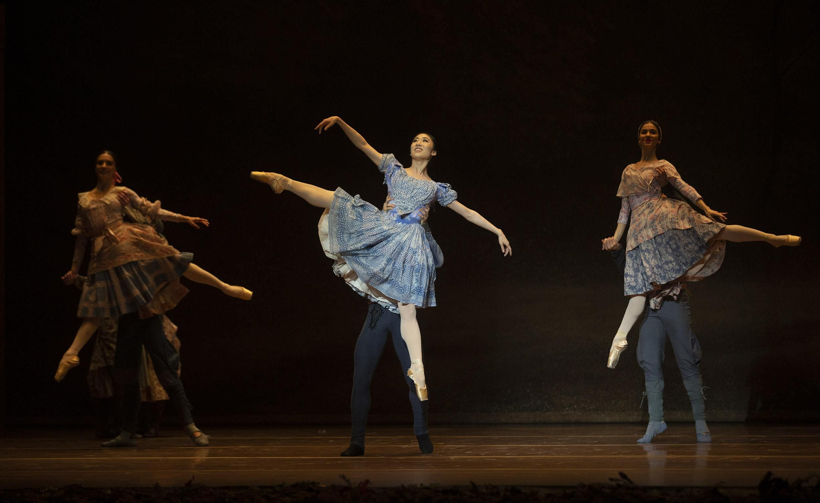 Las imágenes de 'Giselle' en el Teatro de la Maestranza