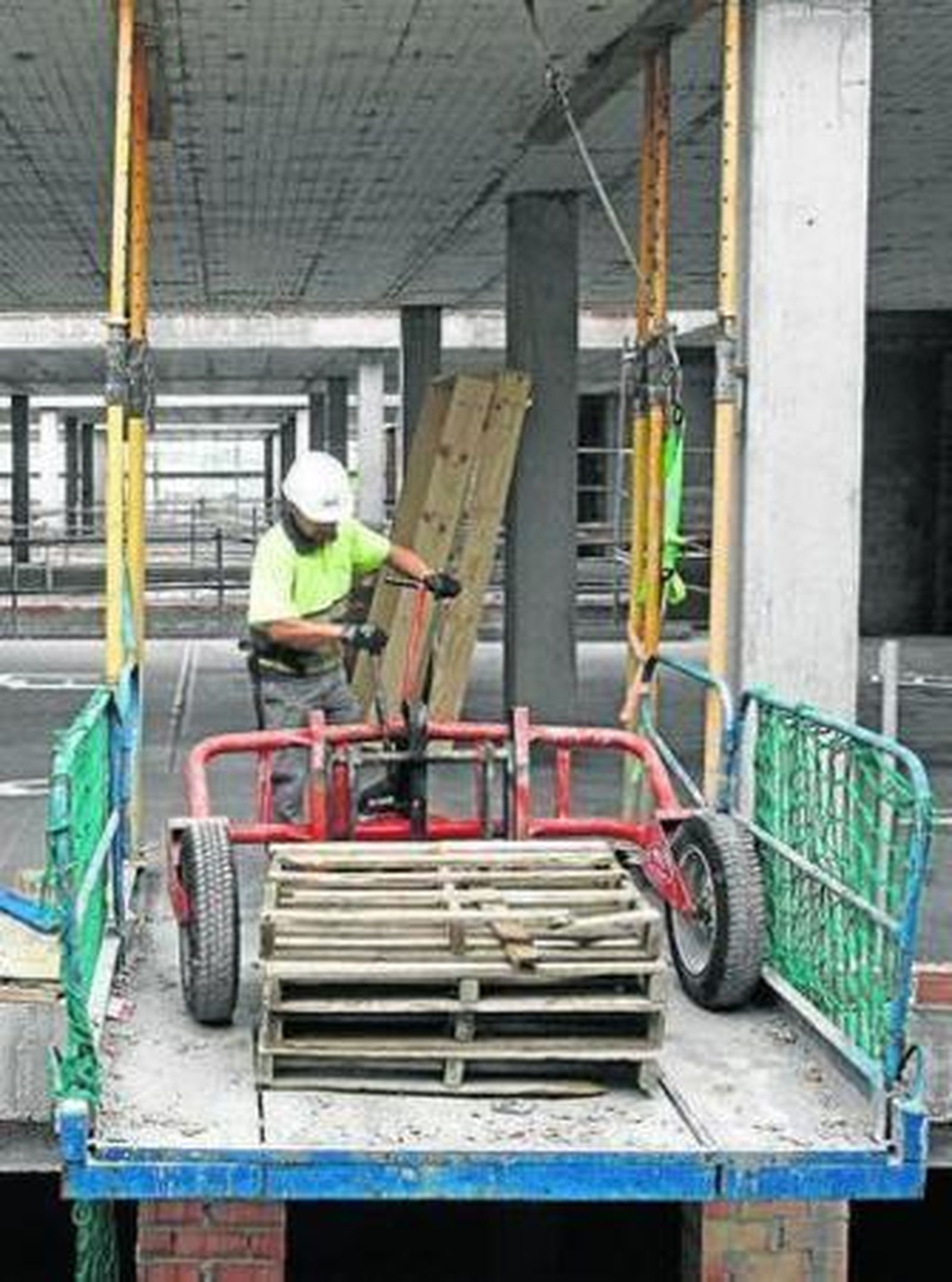 El plan giraría en torno al sector de la construcción.