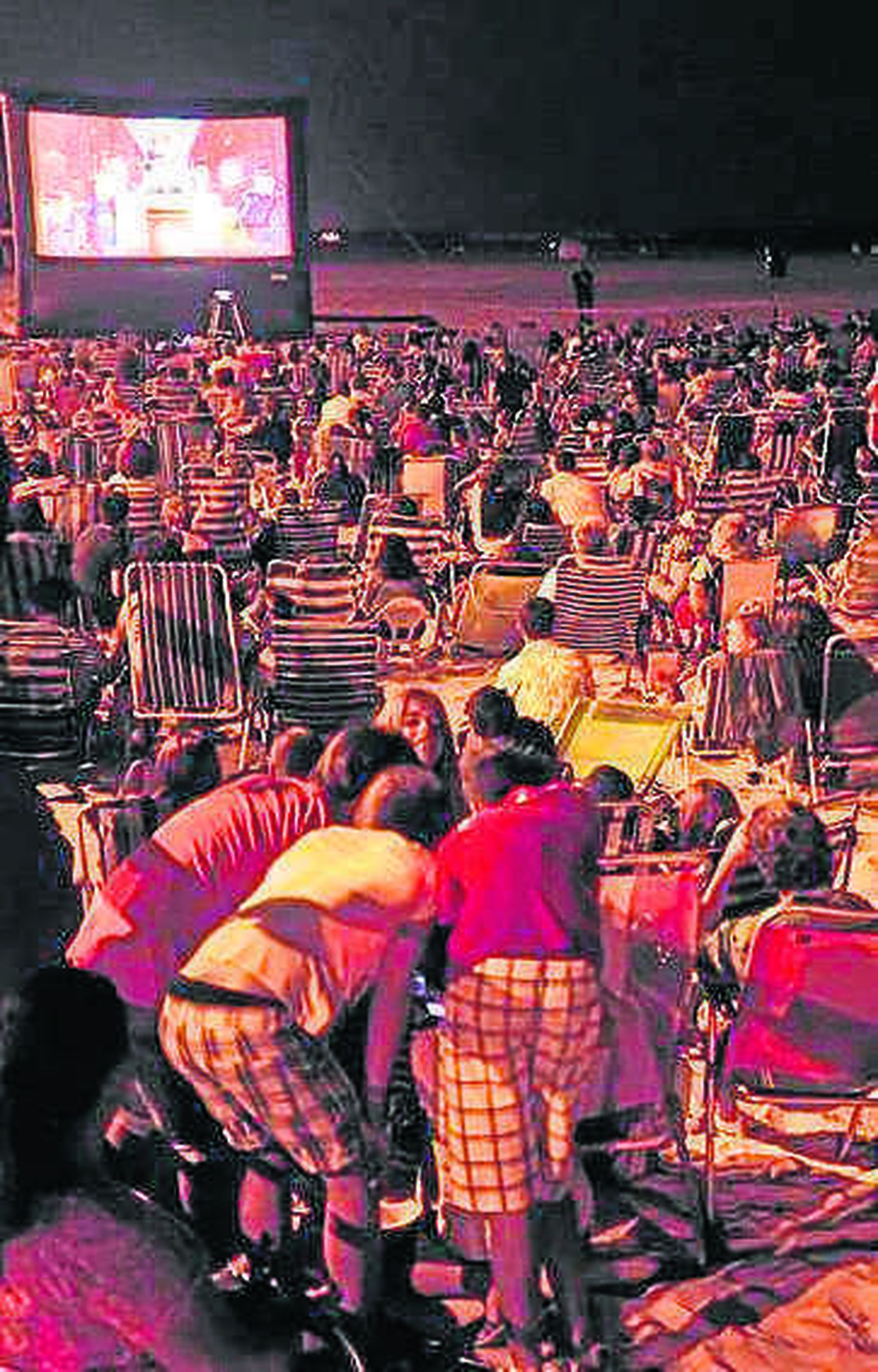 Cine de verano en la playa de la Victoria, Cádiz.