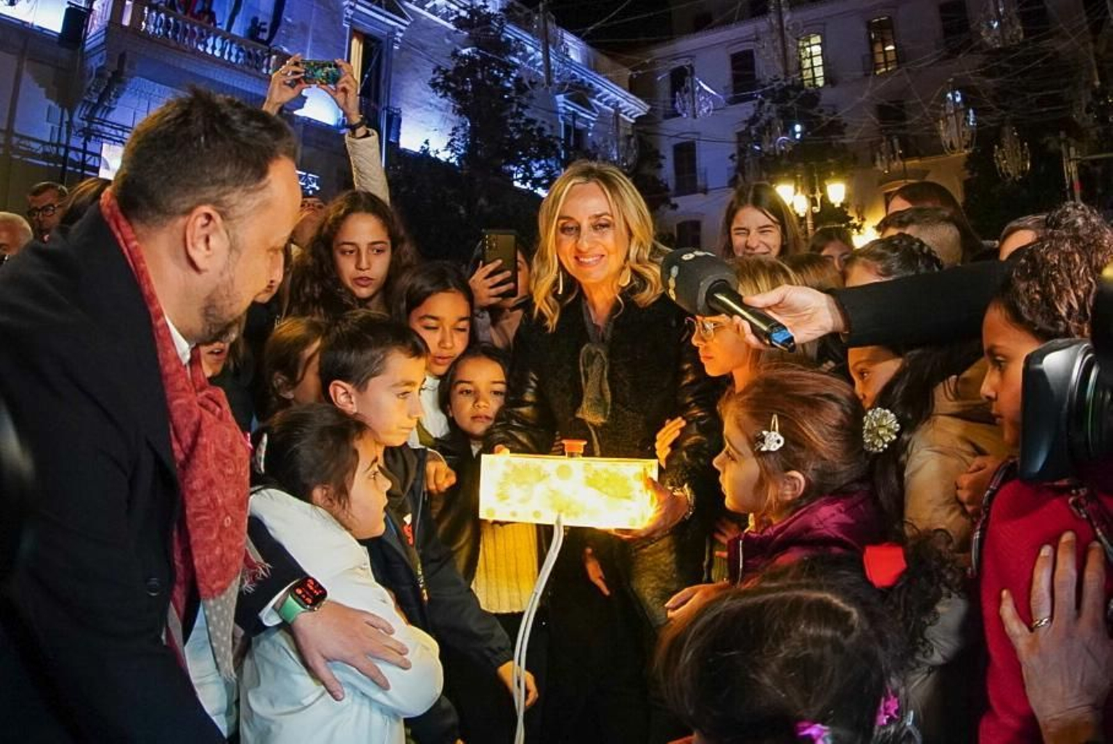 Fotos: así son las nuevas luces de Navidad de Granada