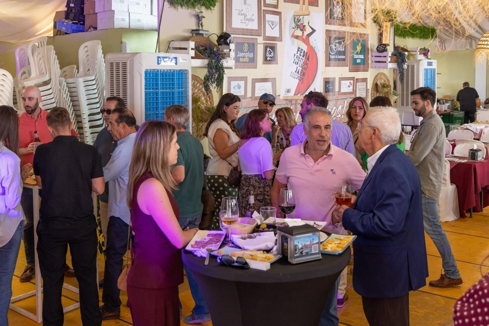 Las casetas de la Feria se llenan de comidas