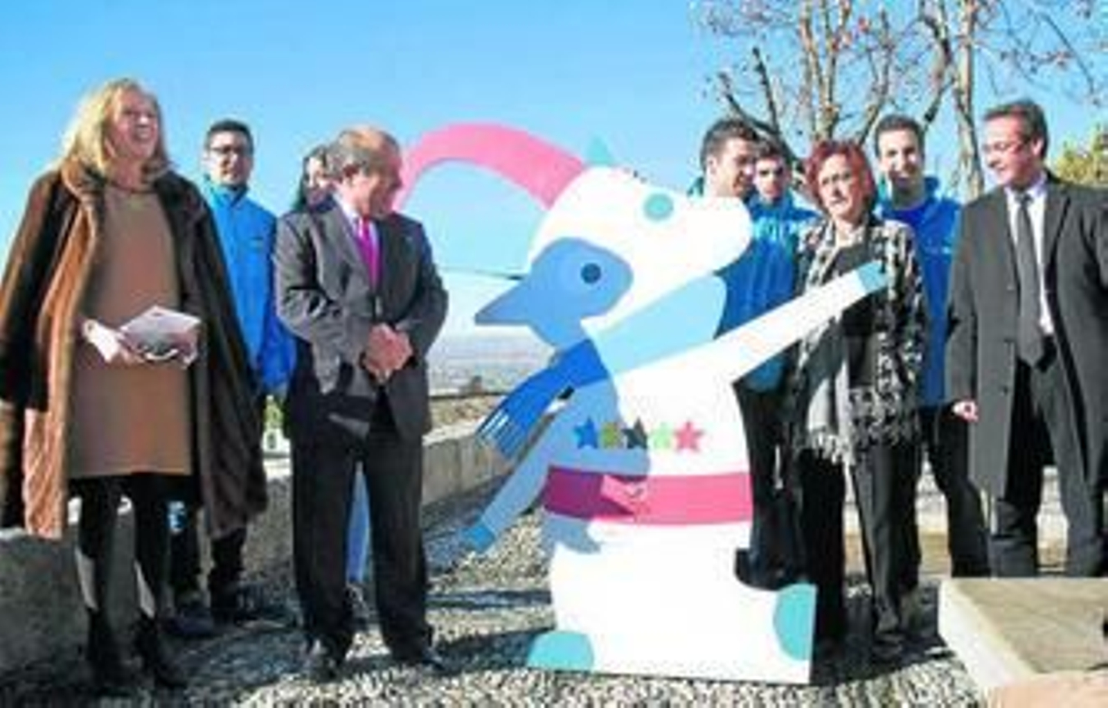 Las instalaciones avanzan a marchas forzadas para estar disponibles para la cita.