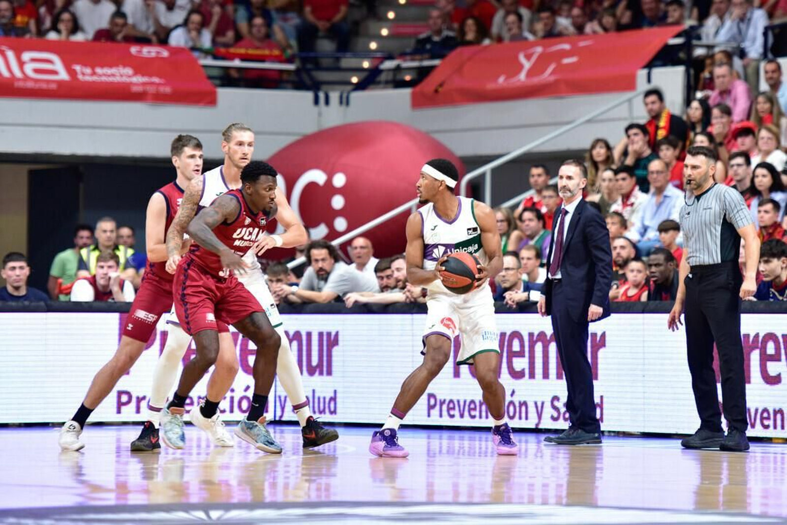 Las fotos del UCAM Murcia - Unicaja, 3º partido de semifinales de la ACB