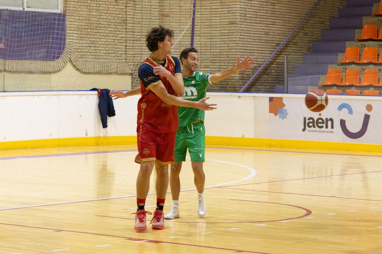 Jornada un juguete solidario, Real Jaén y Jaén CB