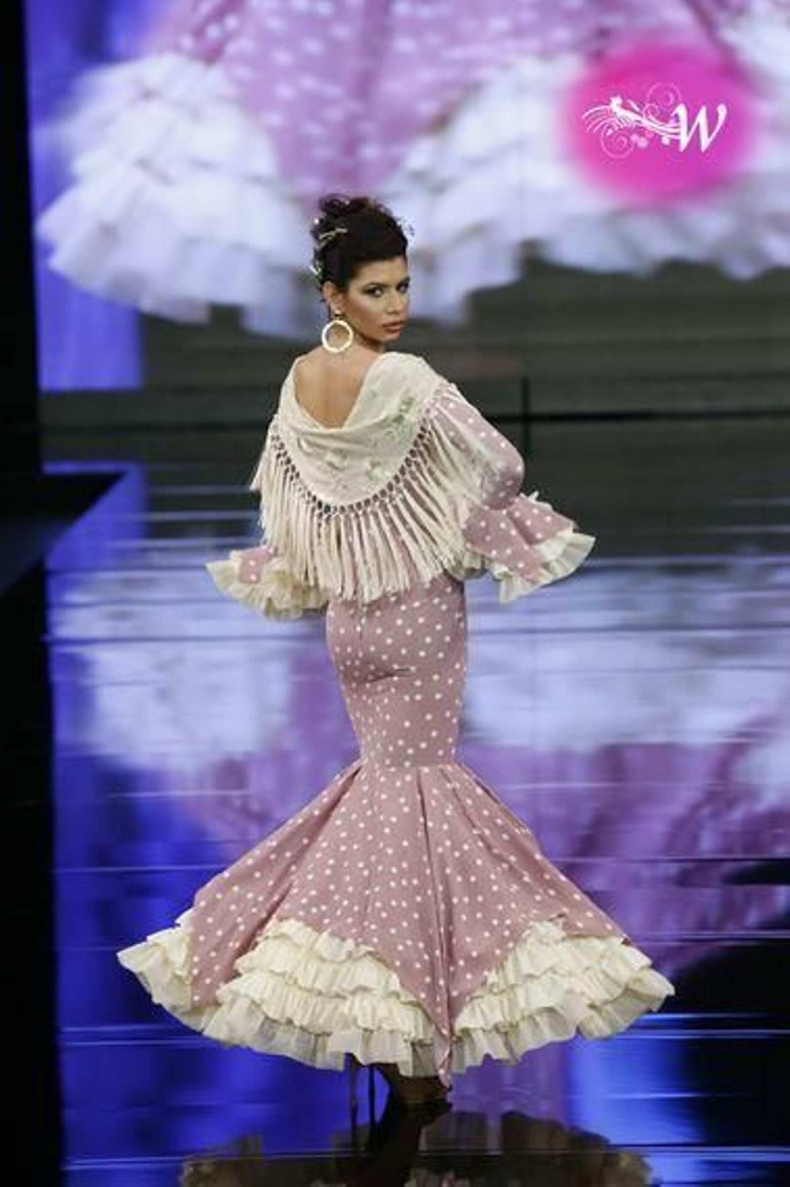 Yolanda Moda Flamenca soprende con 'Firmamento', así es su nueva colección para Simof 2020